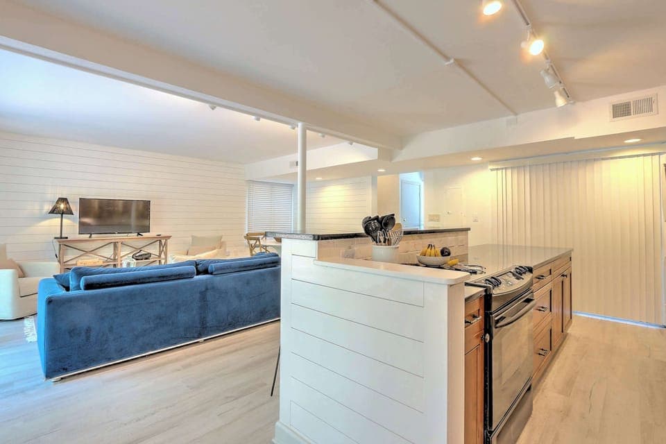 Full kitchen 