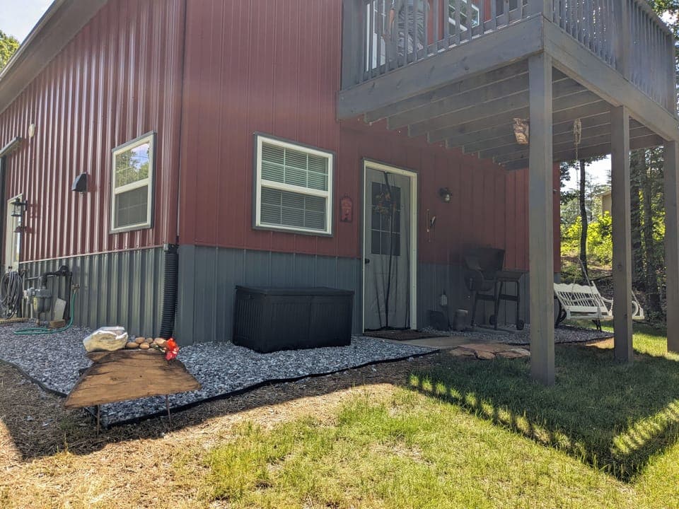 Main entrance in the back of barn