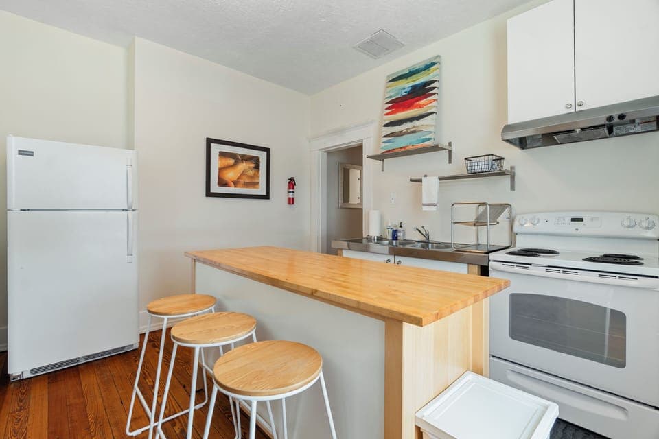 Upstairs Kitchen - Full kitchen (please note: no dishwasher) 