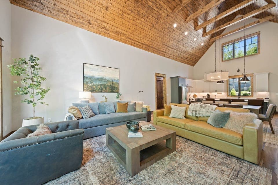 Cozy and High End Furnishings
