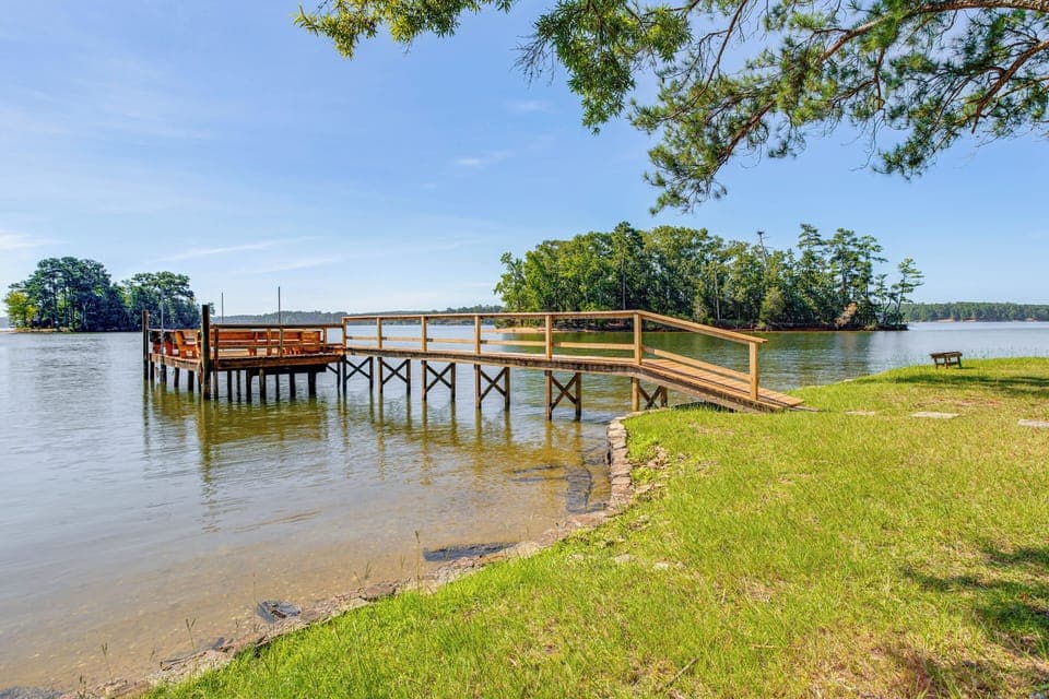 Camden Vacation Rental | 2BR | 2BA | 1,200 Sq Ft | 1 Step to Enter
