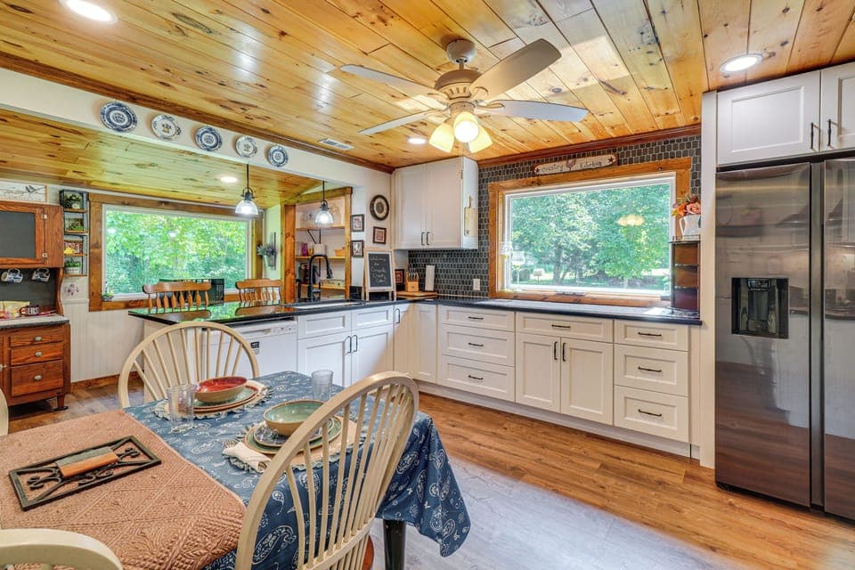 Kitchen | Dining Area | Coffee Maker