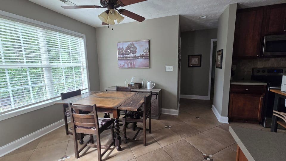 Kitchen table 
