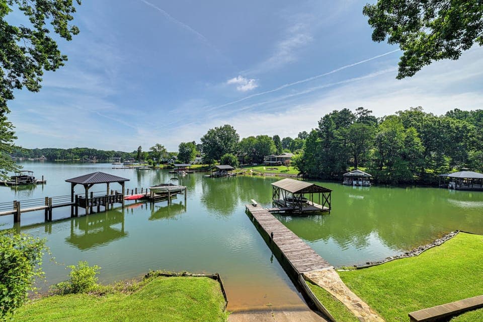 Mooresville Vacation Rental | 2BR | 2BA | Steps to Enter | 1,300 Sq Ft