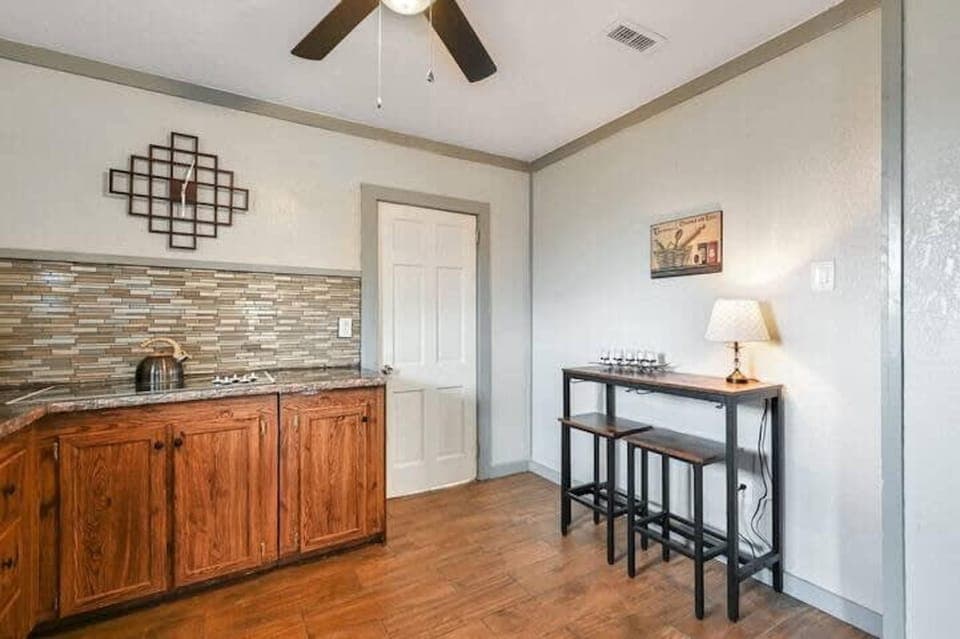 With direct access to the poker room, this kitchen keeps the fun (and the food) flowing all night long.