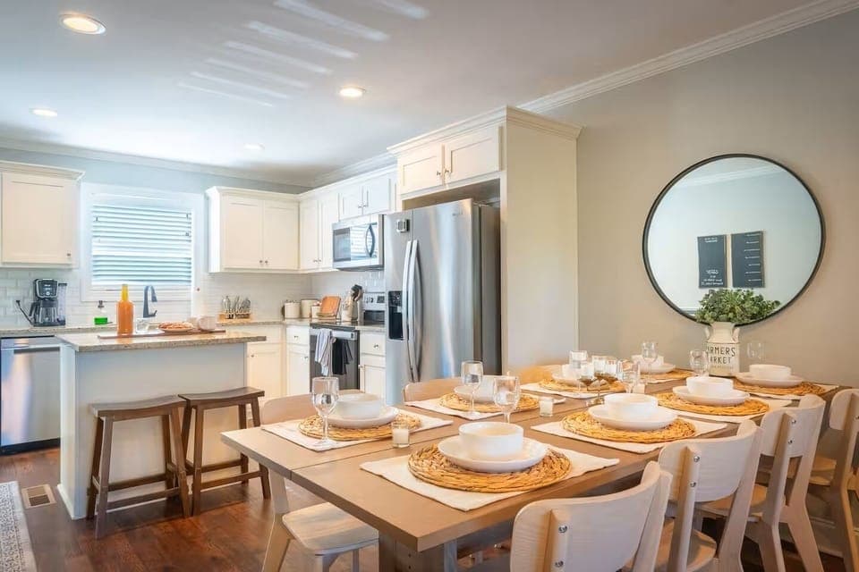 Main Floor Dining Area