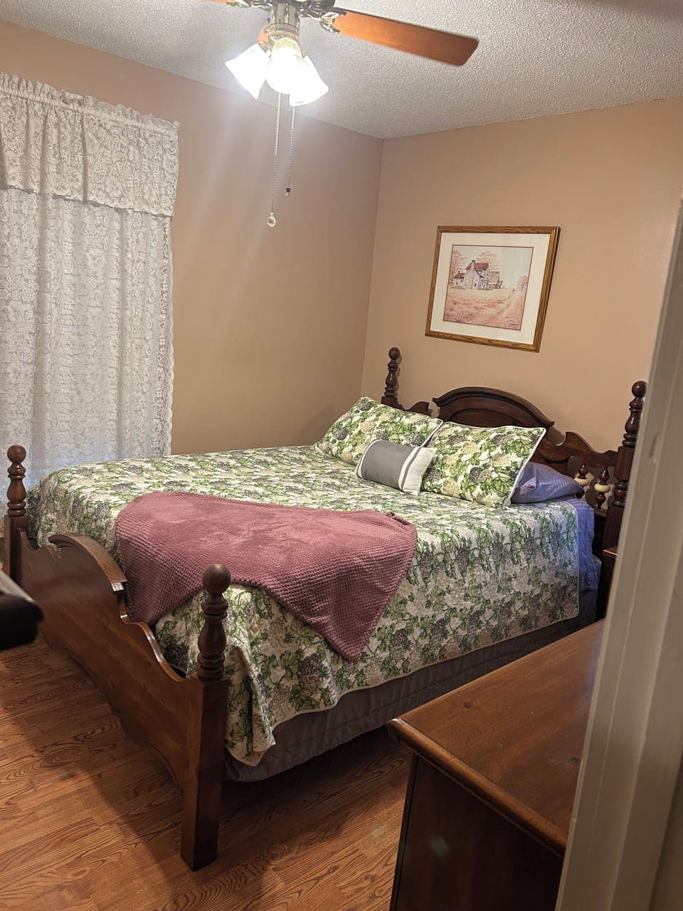 Downstairs bedroom 