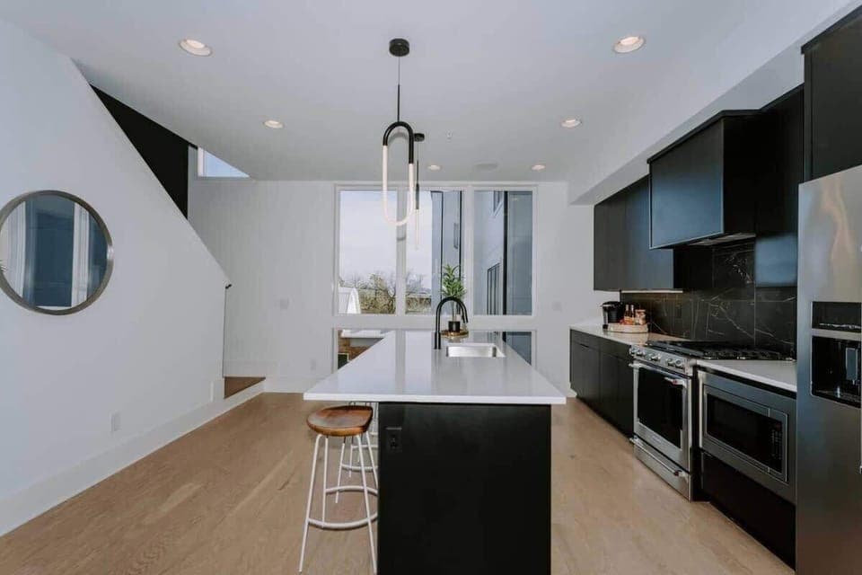 A Chef's kitchen with all the cooking basics!