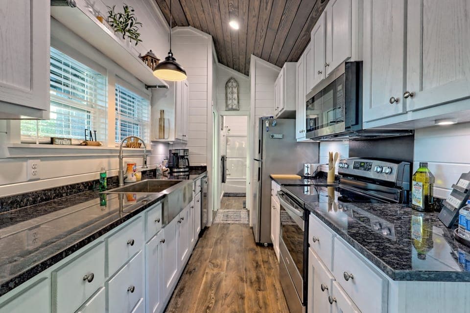 Tiny house/Huge deck kitchen