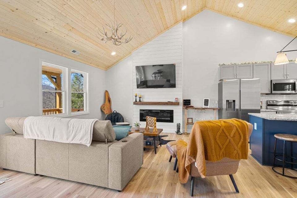 Bright & Airy Modern Space