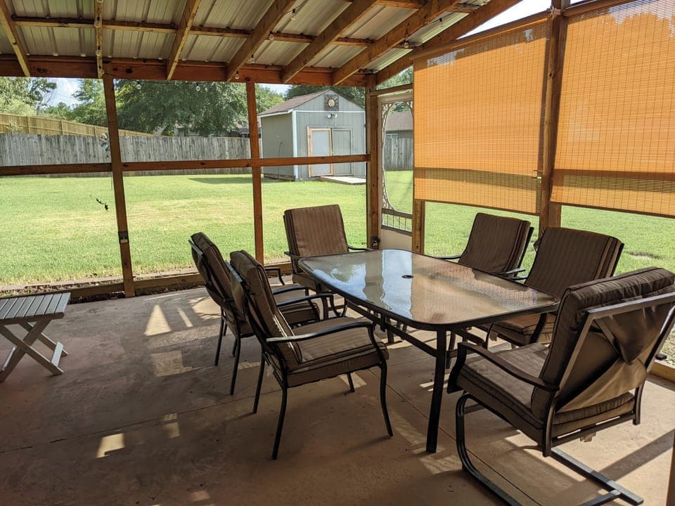 Outdoor dining