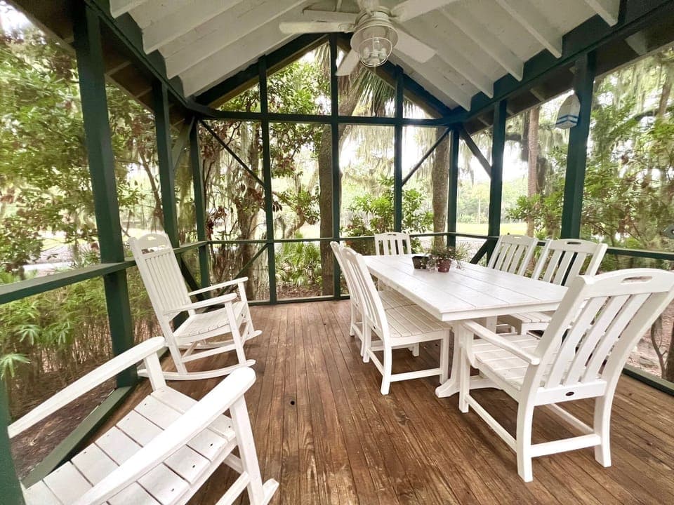 Outdoor dining