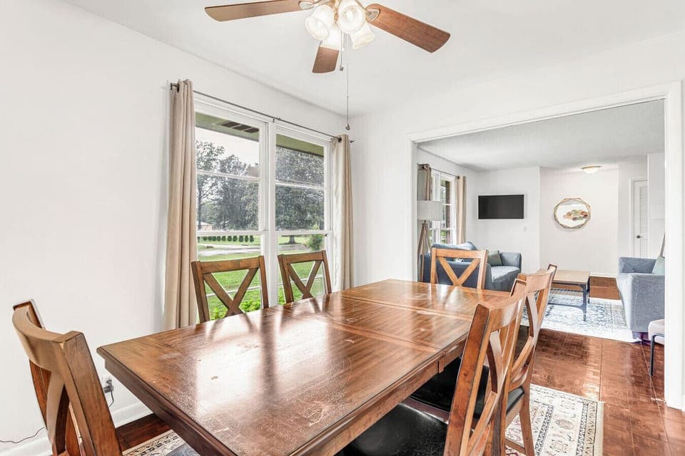 6 person dining table