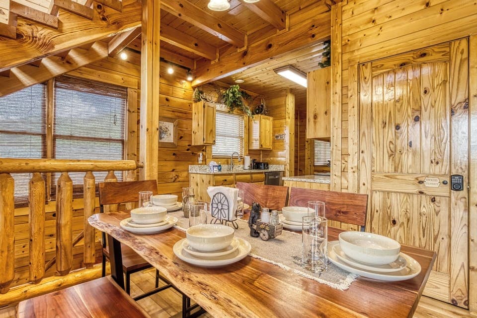 Cabin with Mountain Views in Pigeon Forge "Awesome Views" - Dining area and fully furnished kitchen