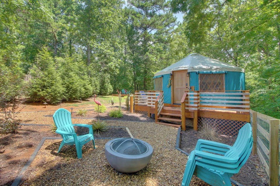 Sparta Vacation Rental | Studio | 1BA | 400 Sq Ft | 4 Steps to Enter