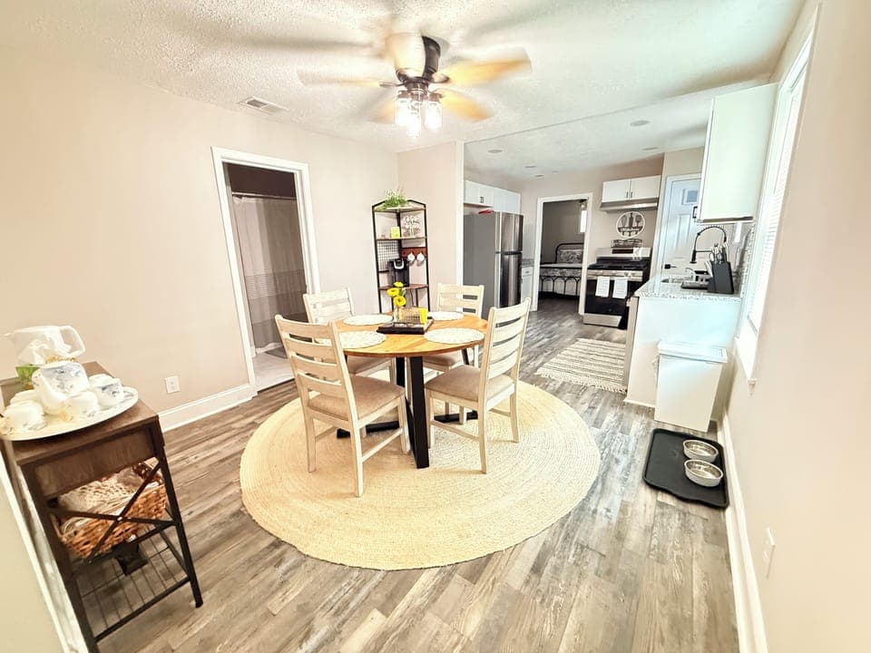 Full kitchen