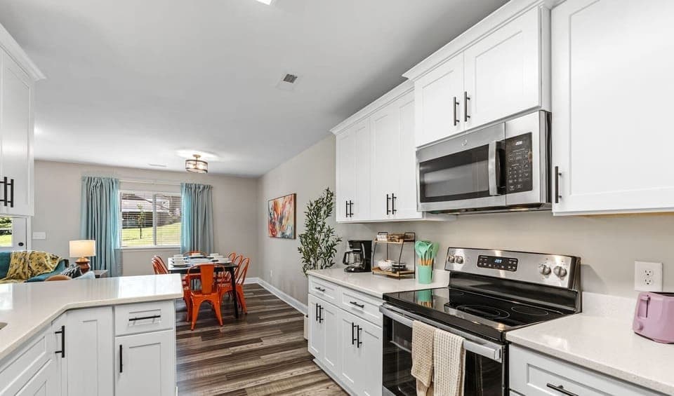 Left unit - Kitchen
