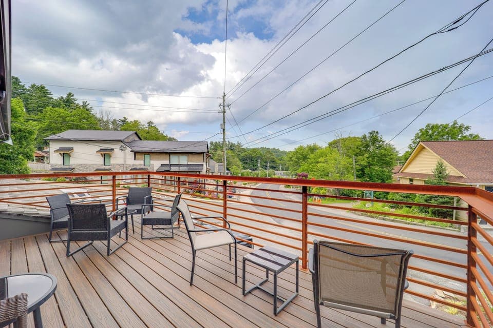 Blowing Rock Vacation Rental | 2BR | 1BA | 1,800 Sq Ft | Stairs to Enter