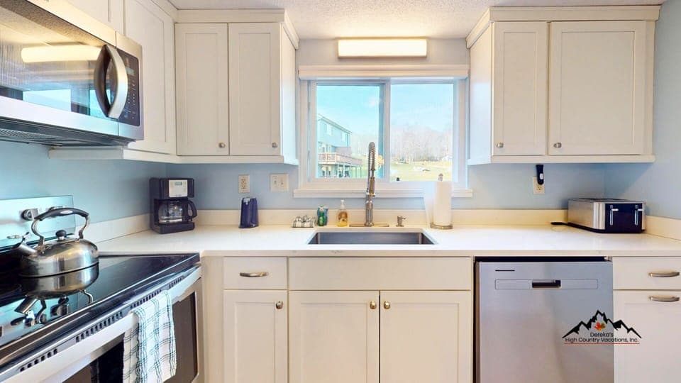 Full Kitchen