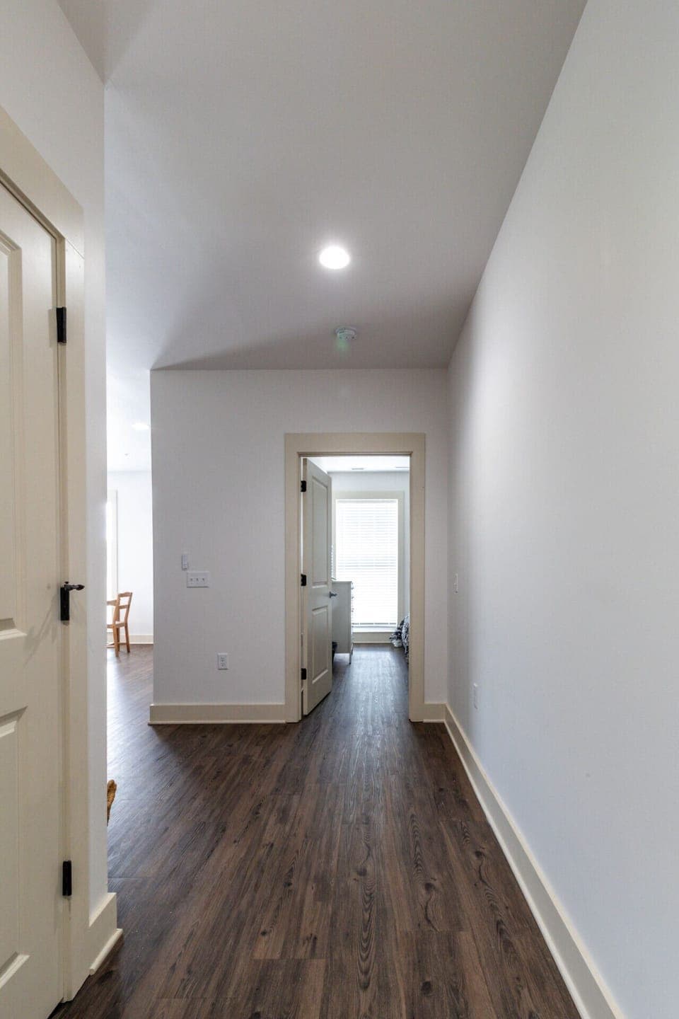 Entry/Living Room
