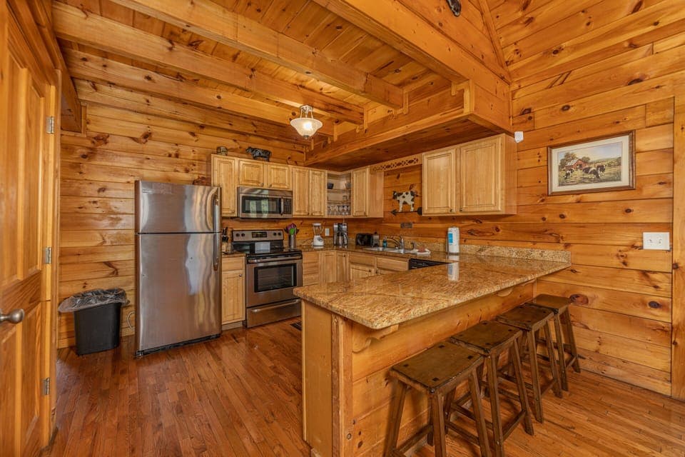 Full kitchen
