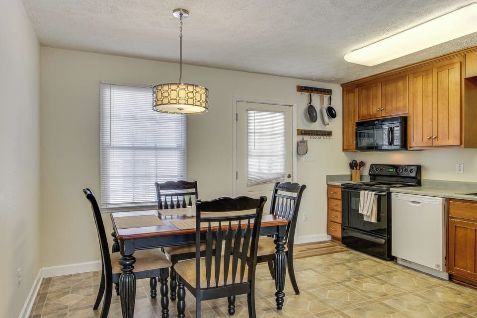 Kitchen | Stove/Oven | Microwave