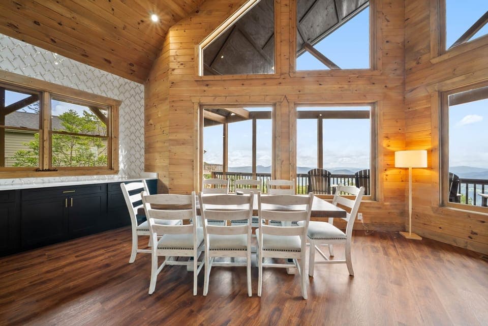 Dining Area Adjacent to the Kitchen and Living Room