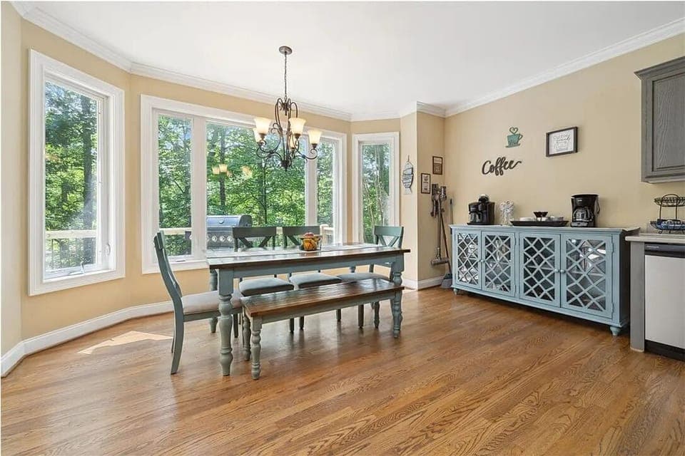 Kitchen table with water views & a coffee bar