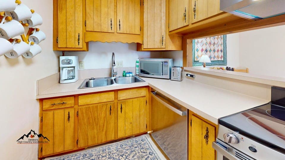 16 Kitchen