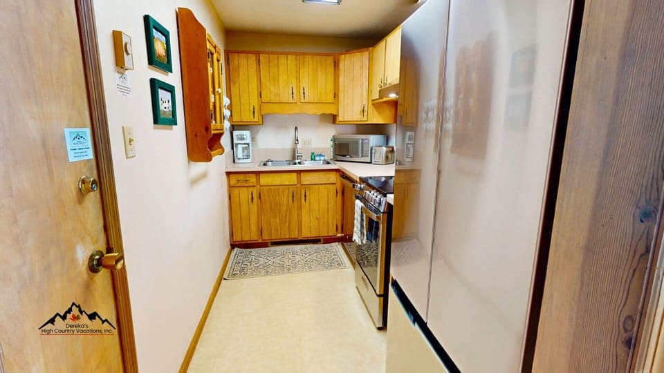 17 Kitchen