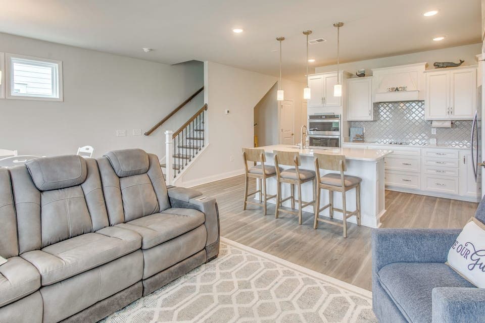 Living Room | 1st Floor | Central A/C & Heat | Smart TV