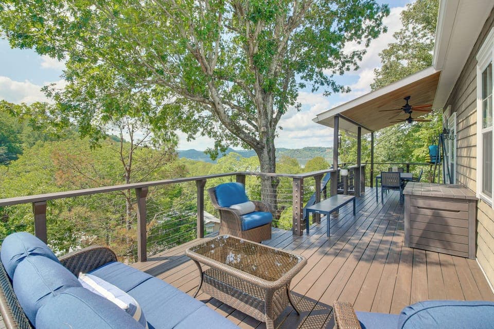Silver Point Vacation Rental | 4BR | 2BA | 1,950 Sq Ft | Step-Free Entry