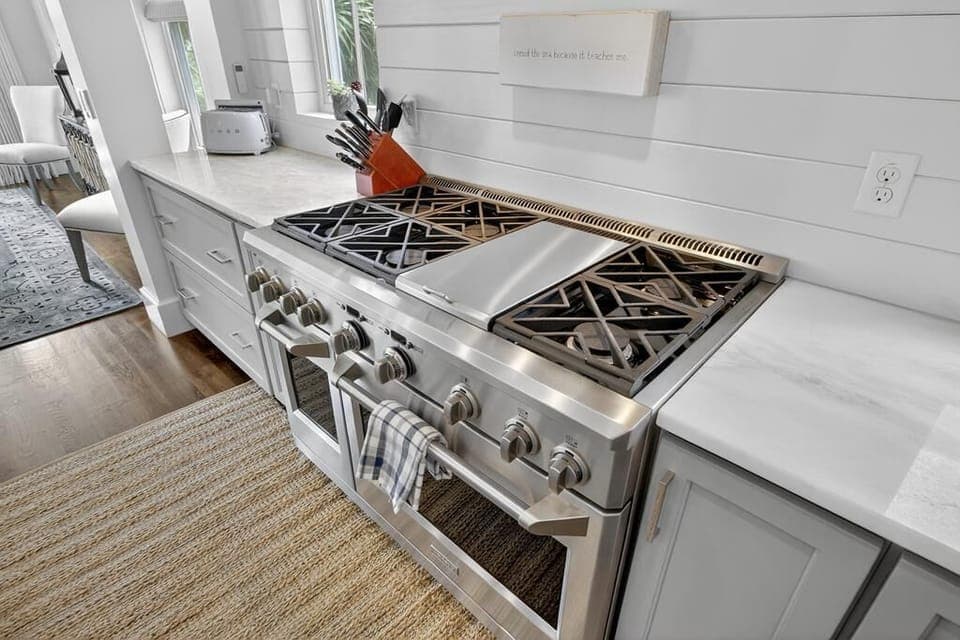 18 Kitchen