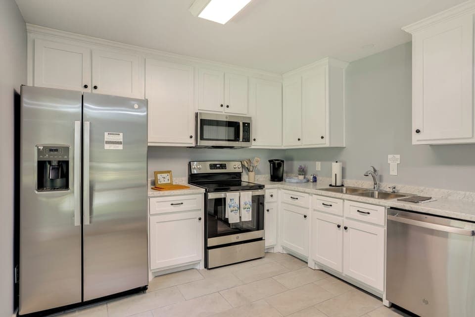Kitchen | Dishware & Flatware