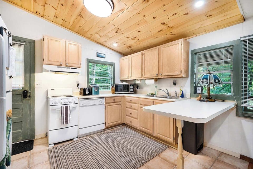Full Kitchen 