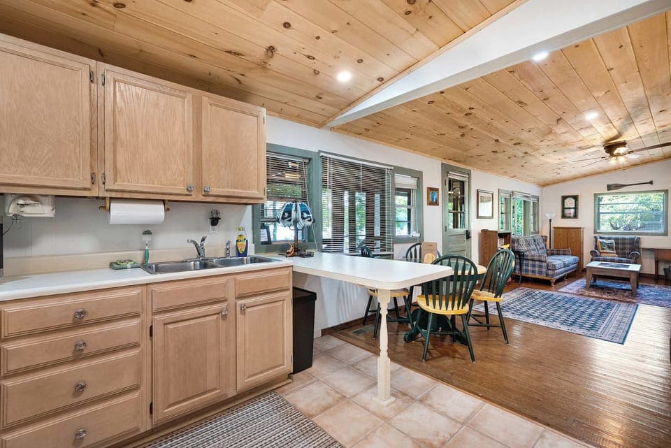 Full Kitchen- Living room 