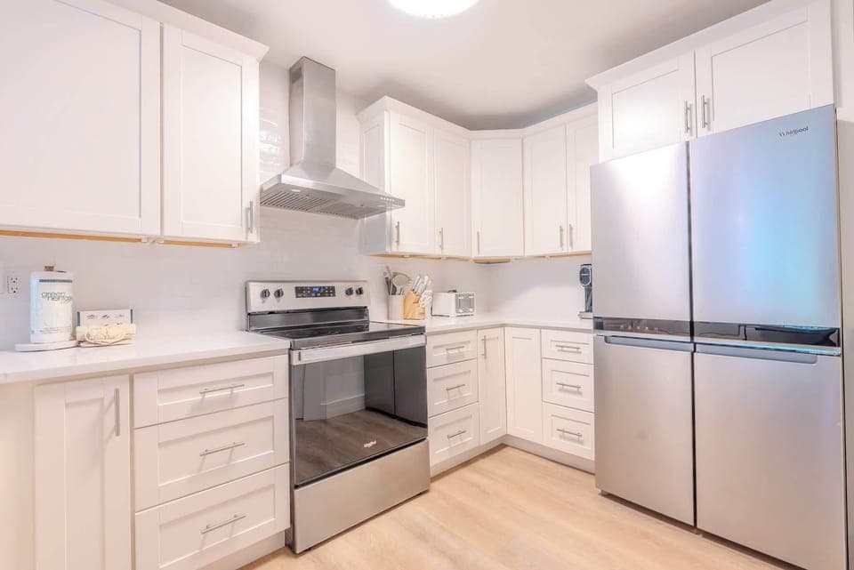 Modern kitchen with all the useful amenities!