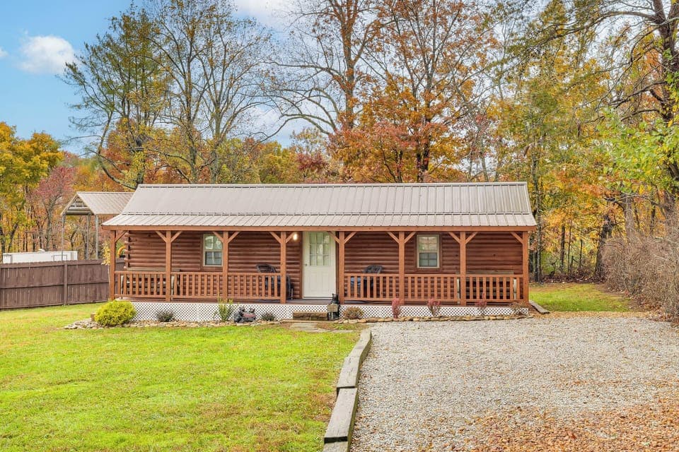 Crossville Vacation Rental | 1BR | 1BA | 550 Sq Ft | 3 Steps to Enter