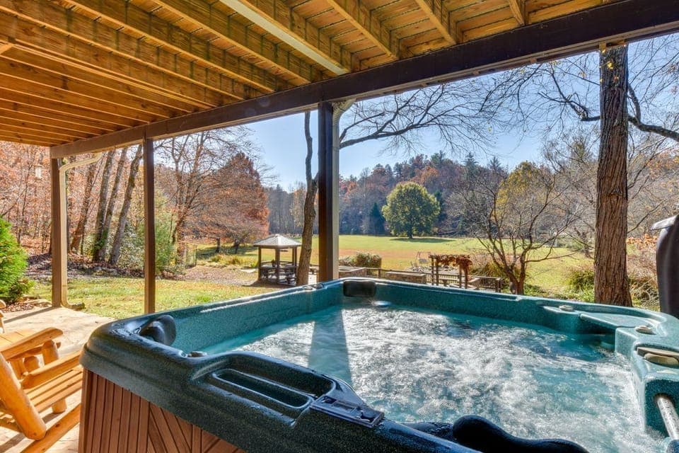 Main House - Hottub