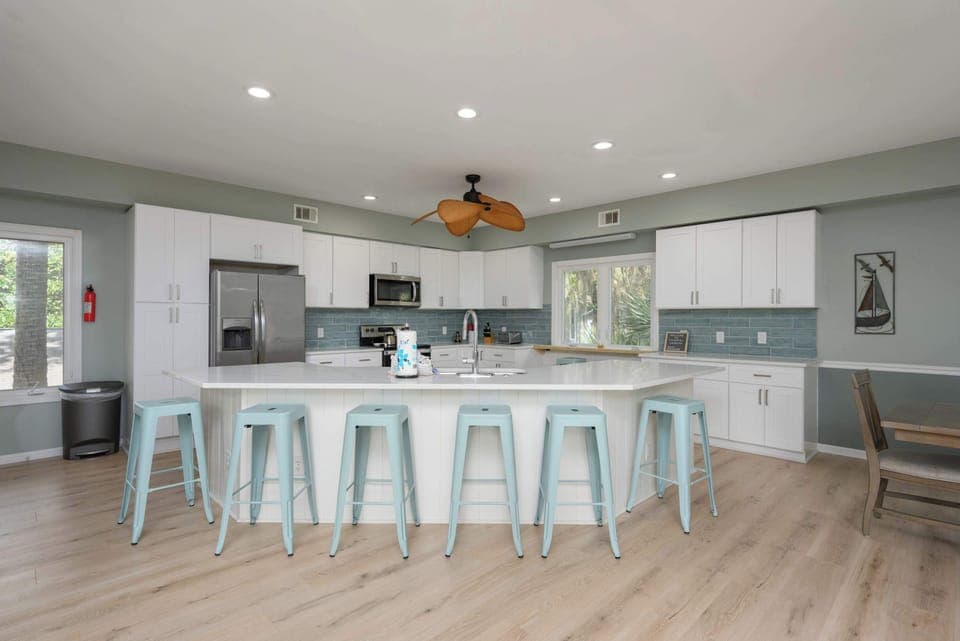 Remodeled & Modern – Cook with ease in a fully updated kitchen with plenty of counter space and sleek appliances.