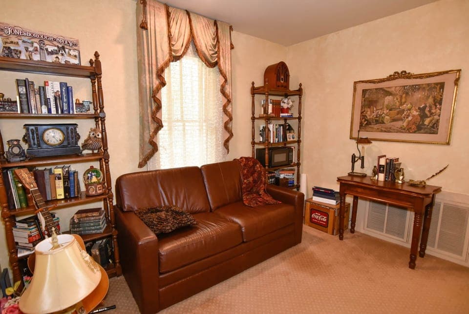 Common area- (Russell, Peddler's Pad, and Sample Rooms.  Pull out sofa available when renting suite.