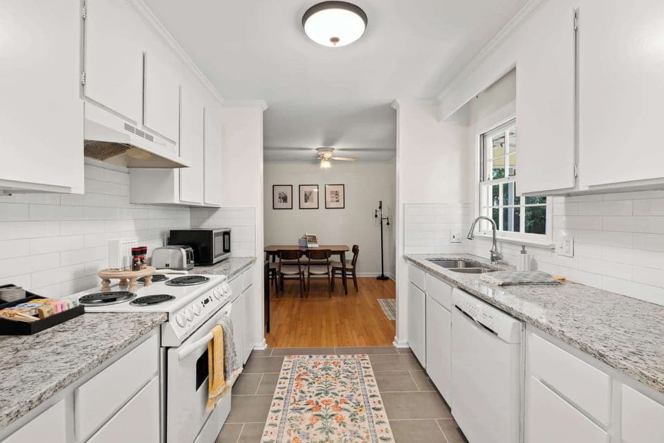 The perfect recipe for a great getaway: amazing company, good food, and this kitchen.