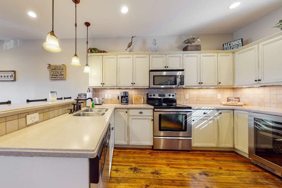 Craft culinary masterpieces in this stylish space with modern appliances and rustic charm!