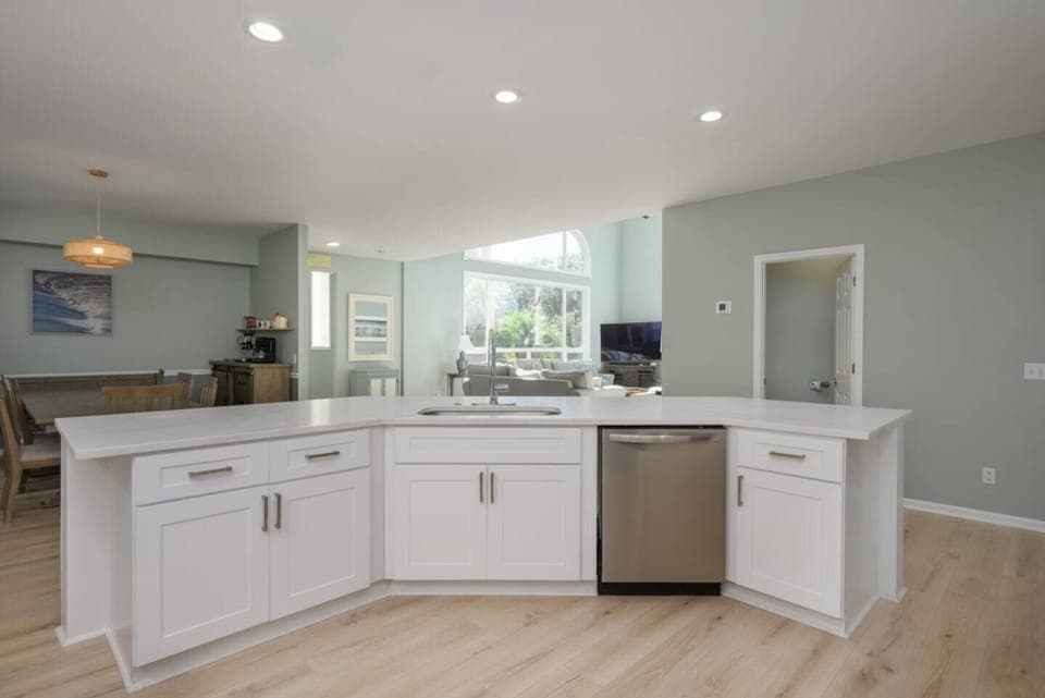 Open Floor Layout - perfect for entertaining. 