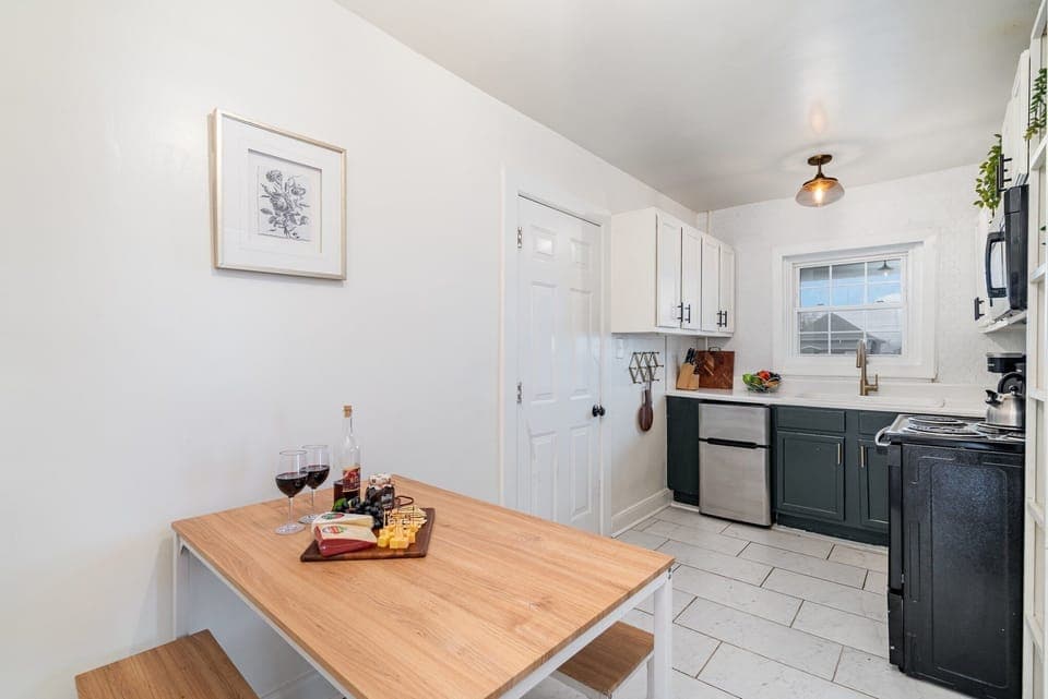 Unit 1: Kitchen Dining Nook for 4, ideal for morning coffee, casual meals, or planning your next Nashville adventure.