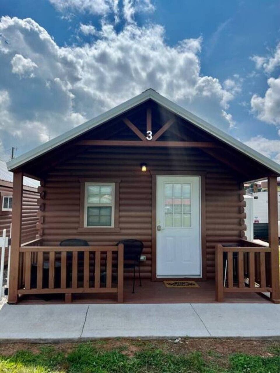 Picture-perfect cabin living from the moment you arrive.