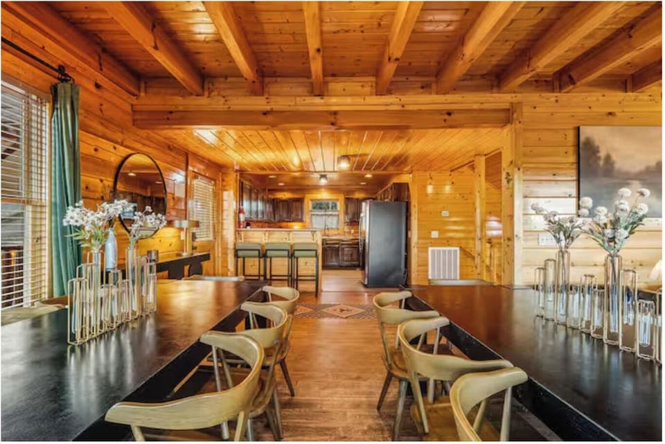 Gather, cook, and dine together in this bright, open kitchen and dining space. 