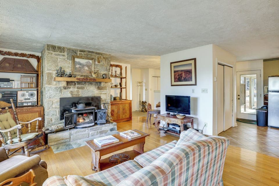 Boone Vacation Rental | 1BR | 1BA | 1,000 Sq Ft | 2 Steps to Access