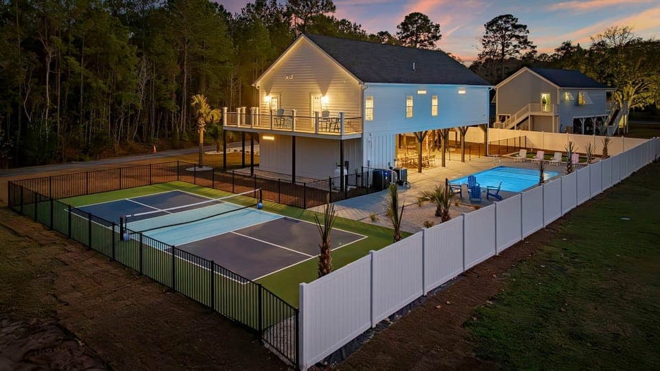 Pickle & Putt Oasis