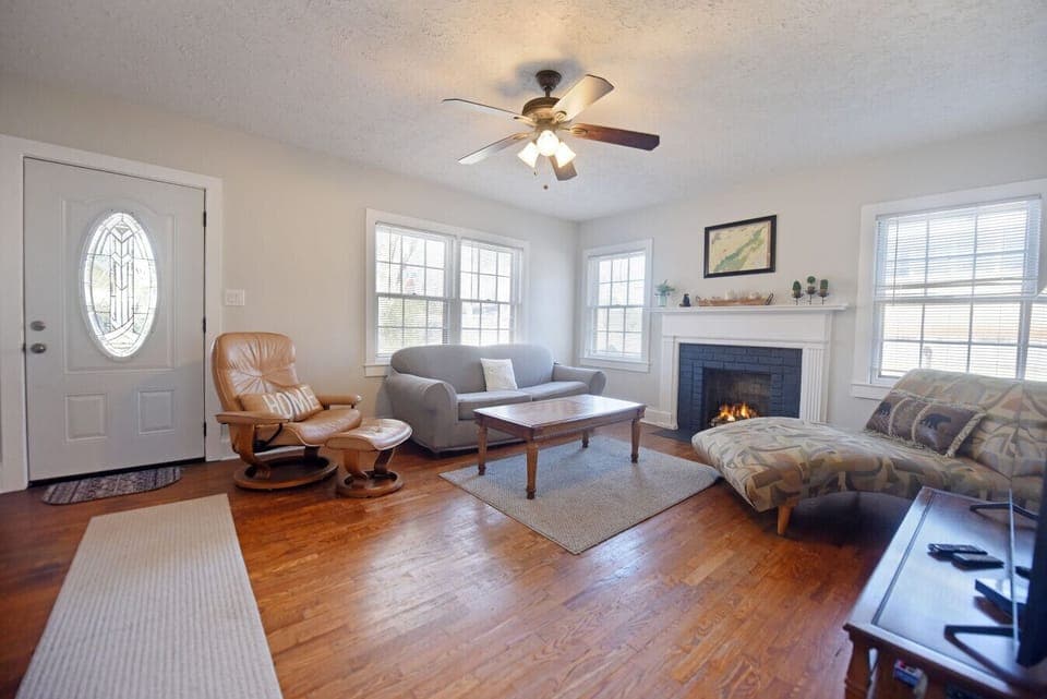 Historic 2br/1ba home in downtown Ducktown TN Convenient to Blue Ridge GA